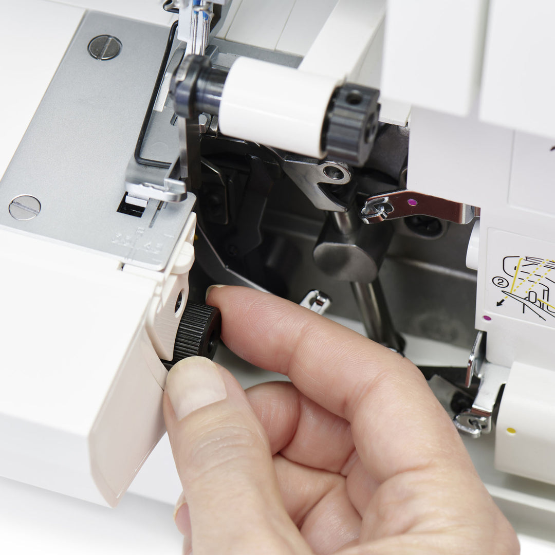 SE017-Singer-Elite-Serger--3.jpg
