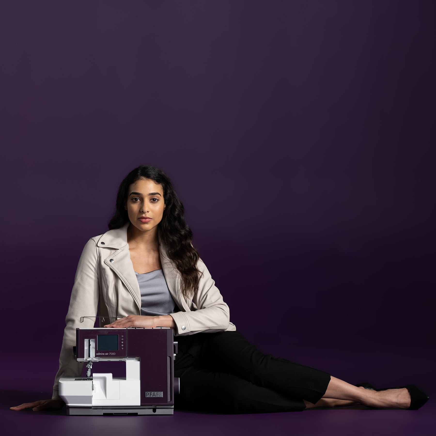 PFAFF® admire™ air 7000 Coverlock Machine | PFAFF®