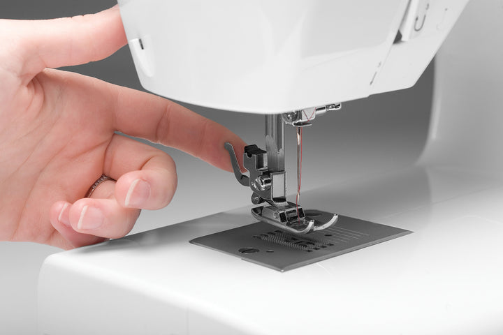 SINGER® Tradition™ 2250 Sewing Machine 2