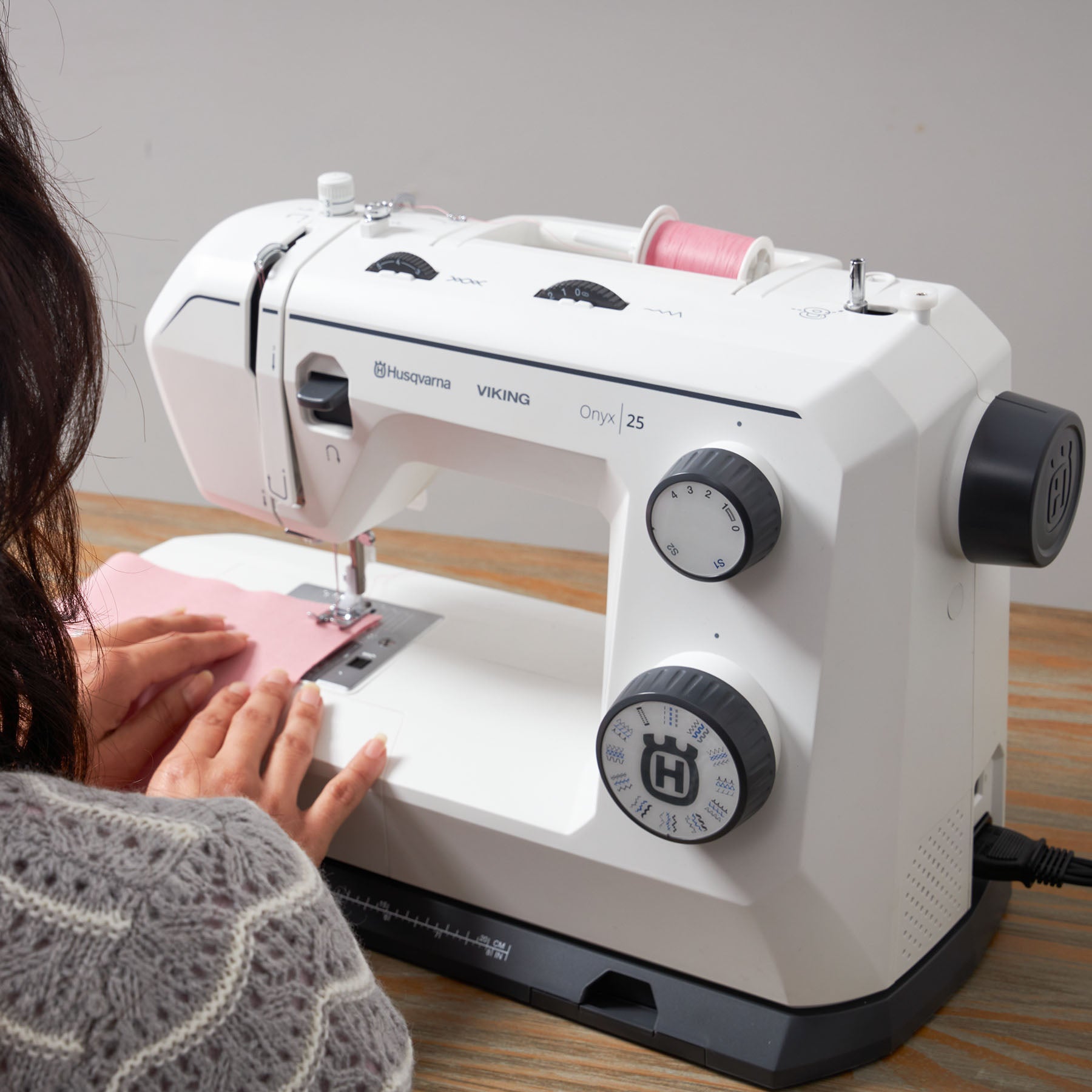 Husqvarna® Viking® ONYX™ 25 Sewing Machine | Husqvarna® Viking®