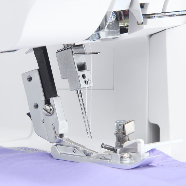 Singer-S0600-Serger-NeedleStopUp-16072025_0282.jpg