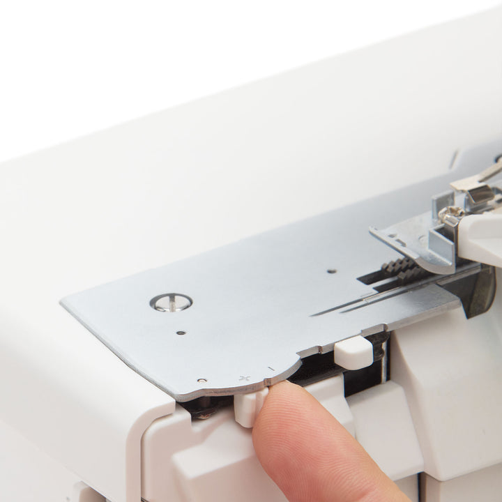 Singer-S0600-Serger-PreciseThreadControl-16072025_0261.jpg