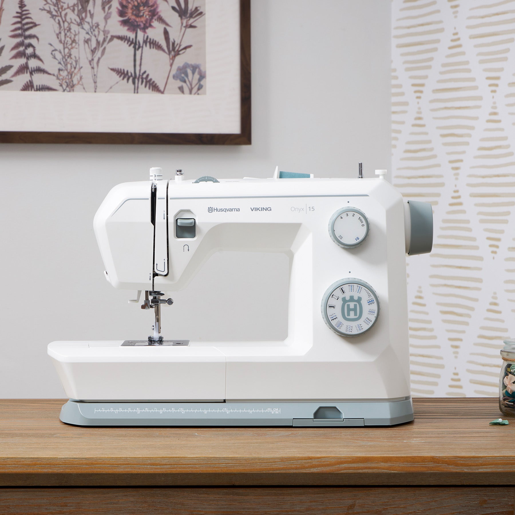Husqvarna® Viking® ONYX™ 15 Sewing Machine | Husqvarna® Viking®
