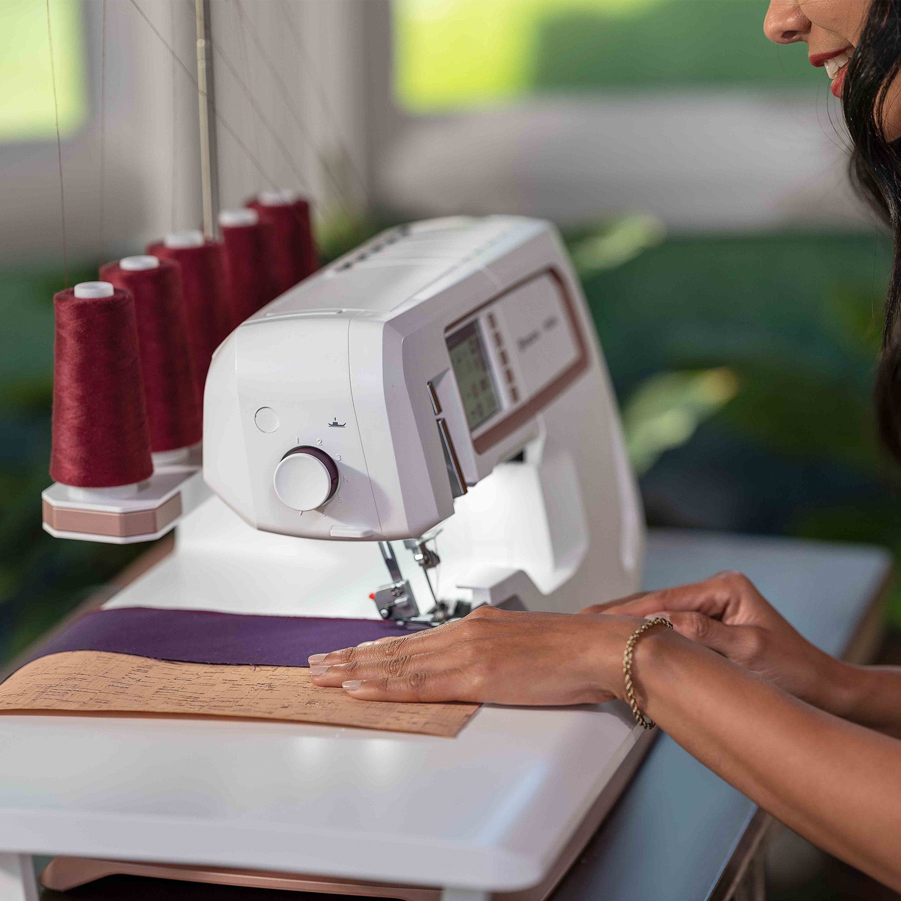 ジャンクエアレス ES 2000未チェック AMBER™ Air S | 600 Coverlock Machine | Husqvarna® Viking®