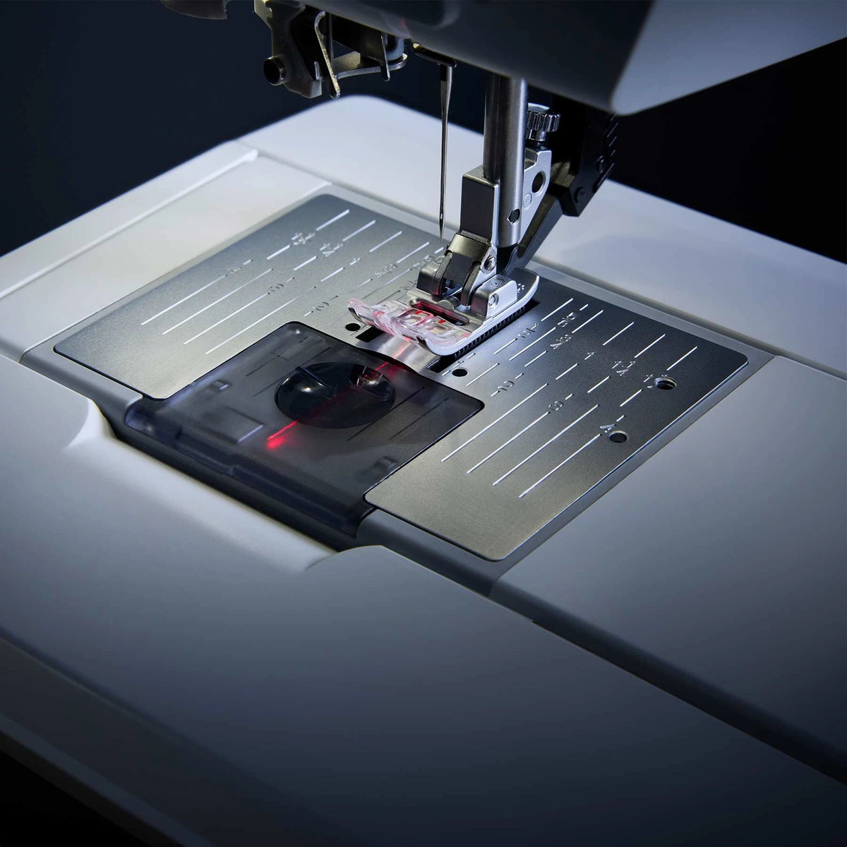 Adjustable red laser sewing guide on the PFAFF quilt expression 725