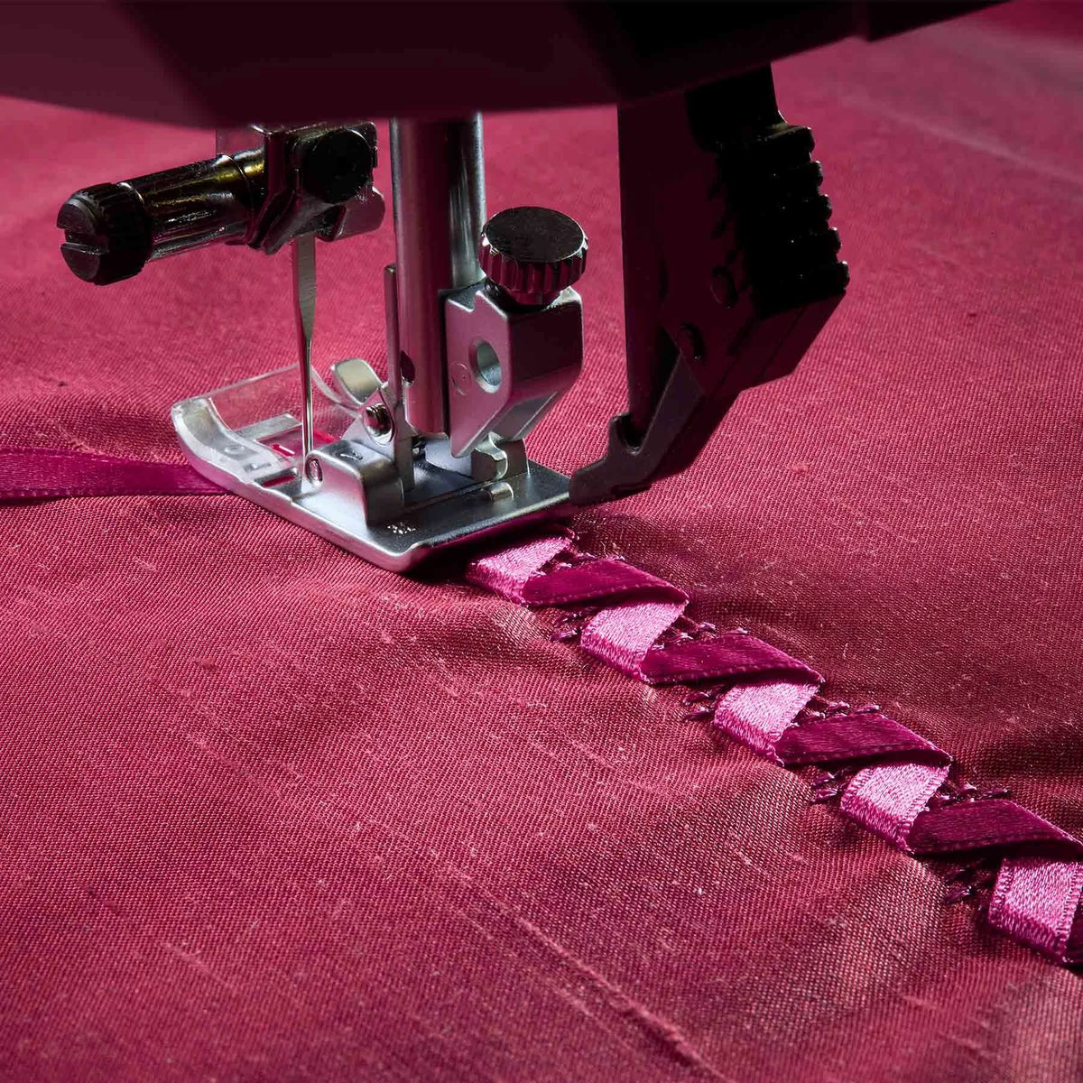 Decorative ribbon stitching created with PFAFF quilt expression 725