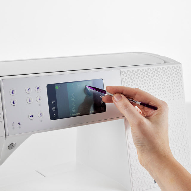 PFAFF® Farb-Touchscreen