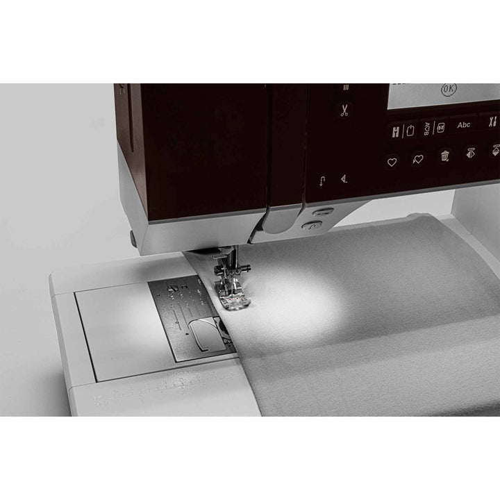PFAFF-CreativeAmbition640-LED-Lighting07012024-1800x1800-2.jpg
